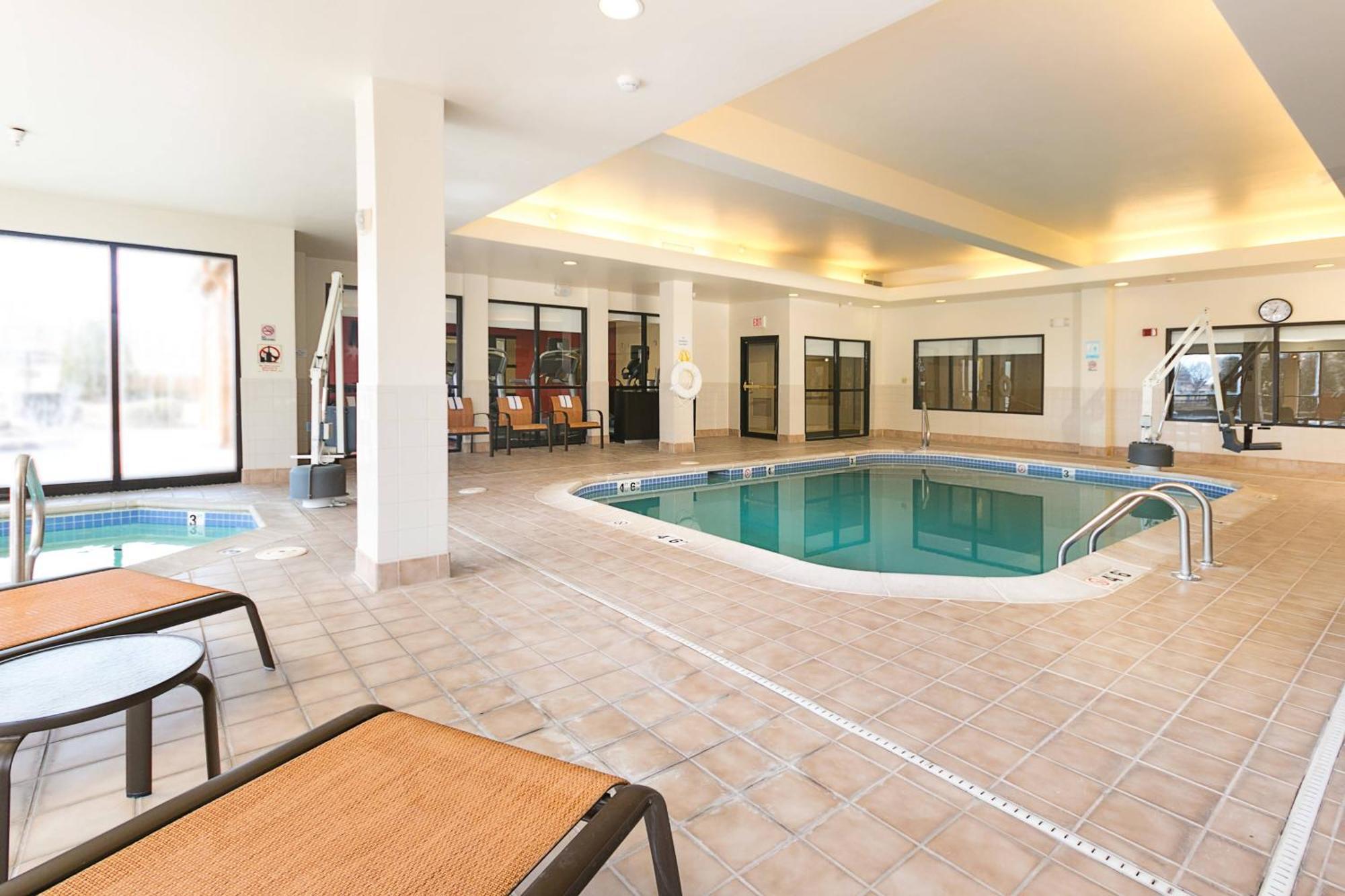 Courtyard Kansas City East/Blue Springs Εξωτερικό φωτογραφία